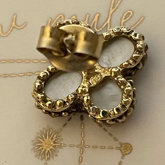 Mother of Pearl Quatrefoil Clover Flower Stud Earrings Sterling Silver - Picture 6 of 6